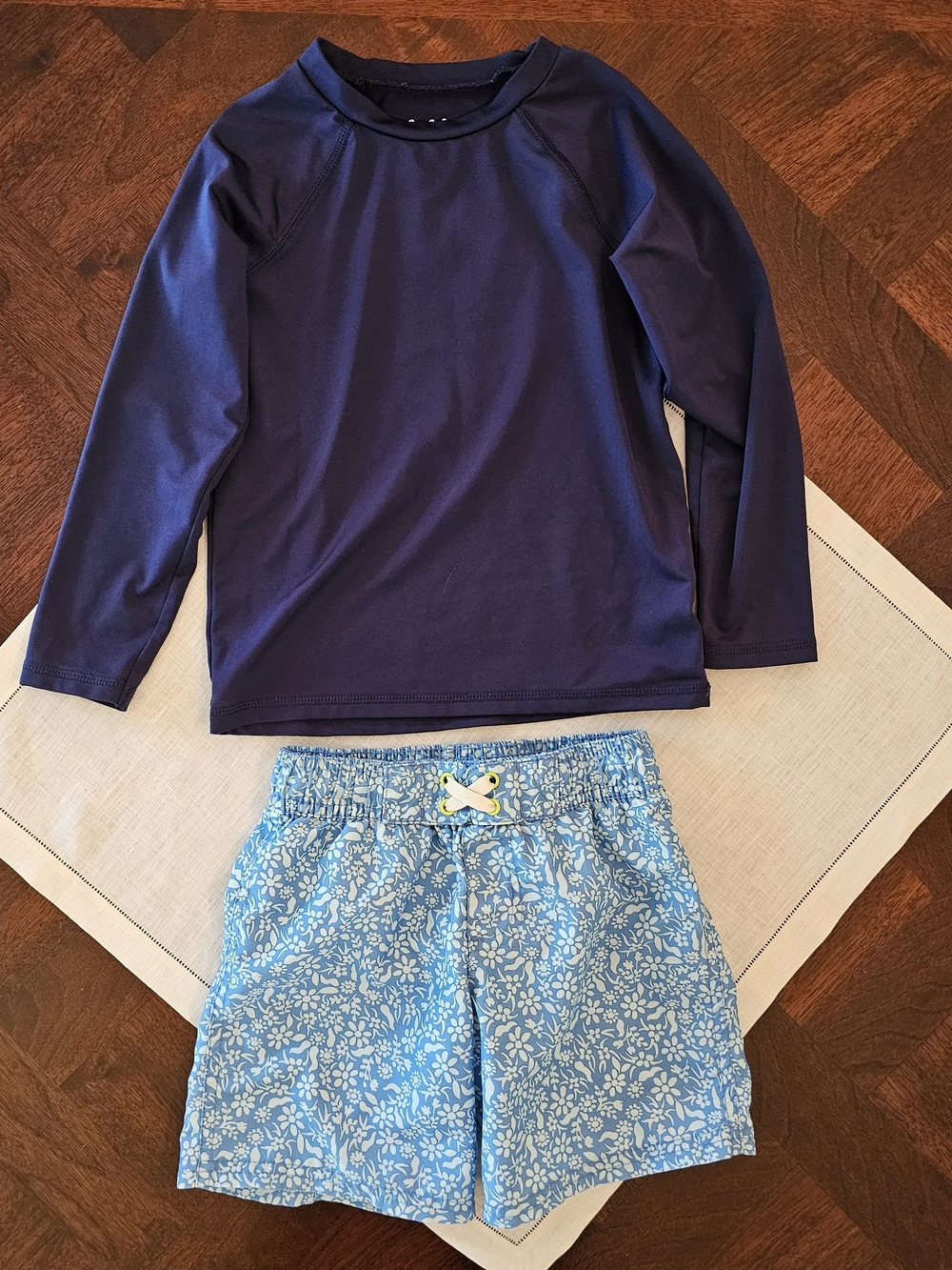 Cat & Jack Boys Rash Guard Swim Shorts Navy Floral Long Sleeve Drawstring 5T